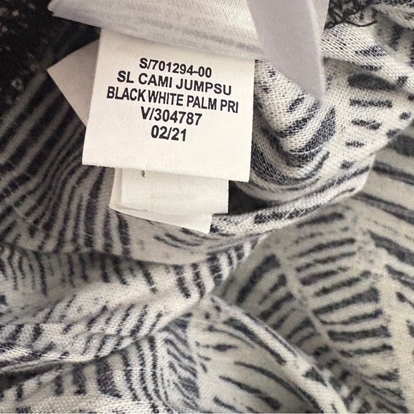 NWT Old Navy Black and White Palm Print Cami Jumpsuit Size XXL - Picture 12 of 12